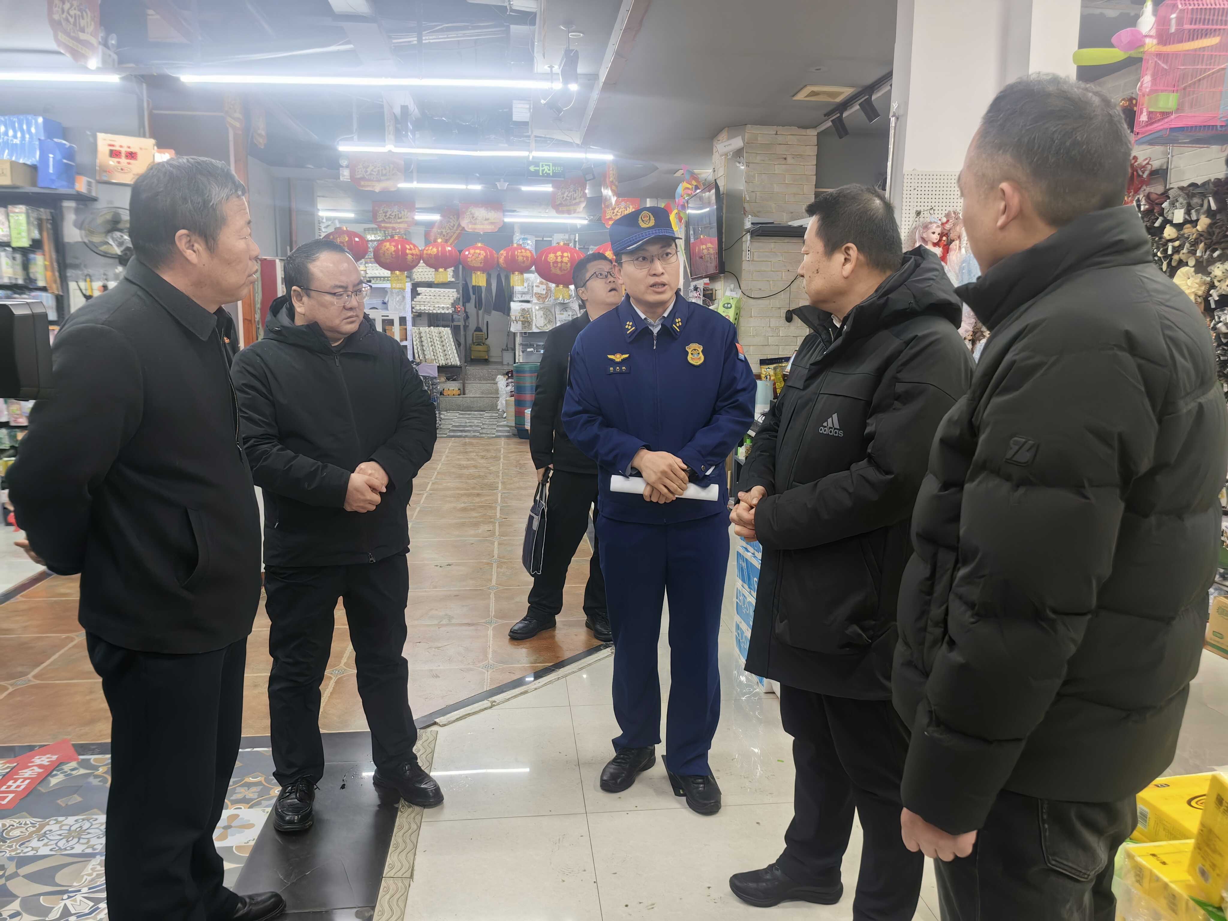 子洲县委副书记、县长赵贵波调研元旦节前安全生产和消防工作20251231.jpg