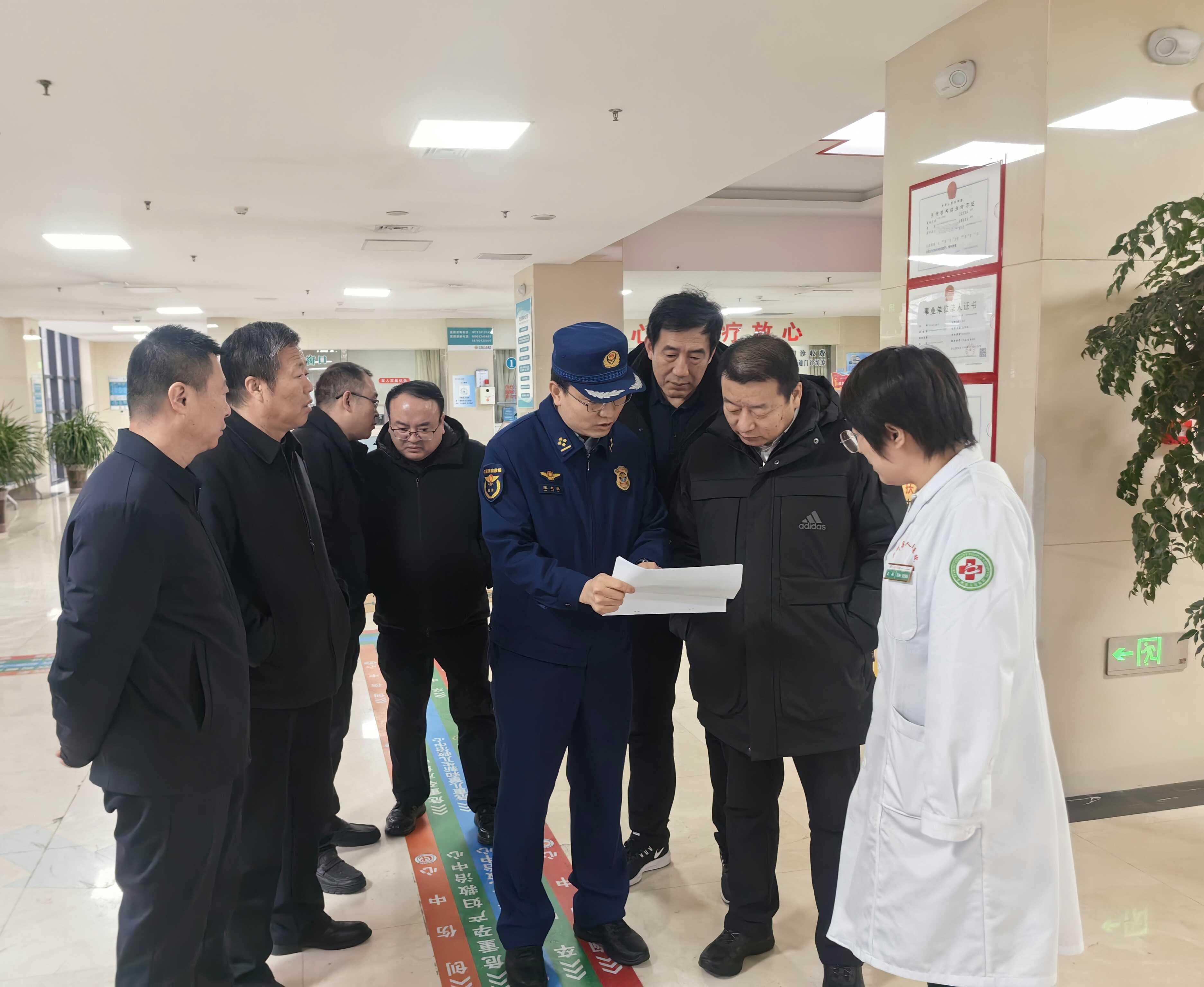 子洲县委副书记、县长赵贵波调研元旦节前安全生产和消防工作20251231 (3).jpg